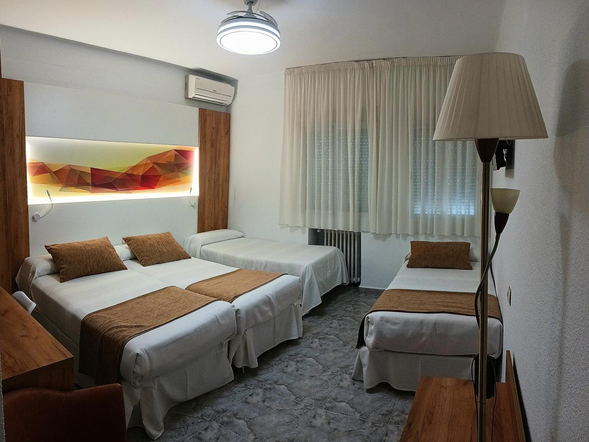 Hostal Real Plasencia Exterior foto
