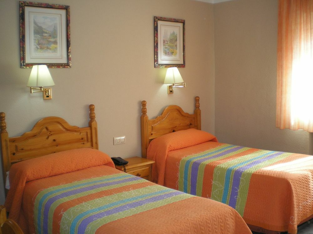 Hostal Real Plasencia Exterior foto